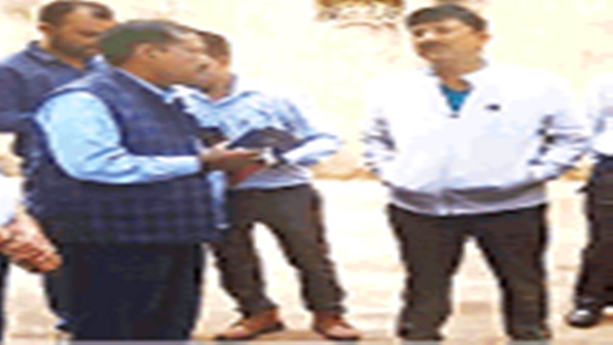 Gwalior News: क्षेत्रीय कार्यालय पर एपीटीओ व कर संग्राहक मिले अनुपस्थित