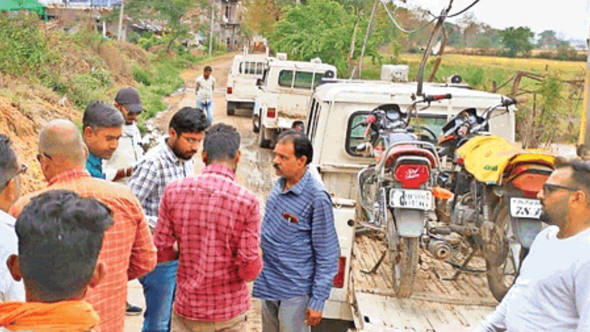Ujjain News: बिजली बिल नहीं भरा तो कंपनी ग्रामीणों के बाइक और कूलर उठा ले गई