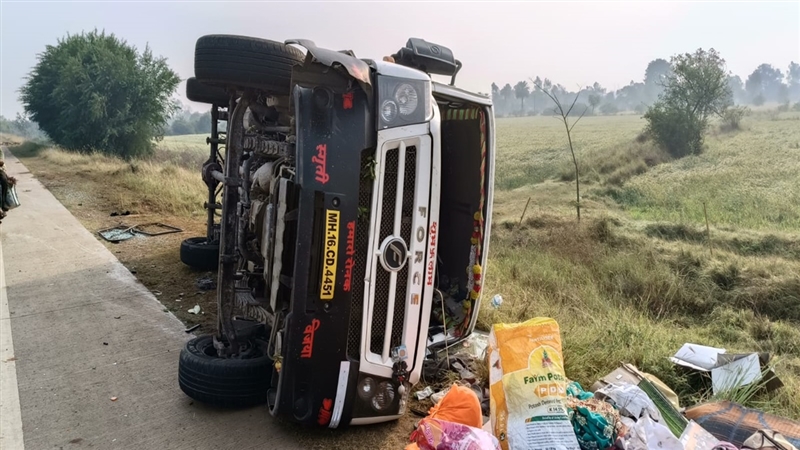 Accident In Jabalpur : महाराष्ट्र जा रही टूरिस्ट बस पनागर में पलटी, 9 घायल, अयोध्या से आ रही थी
