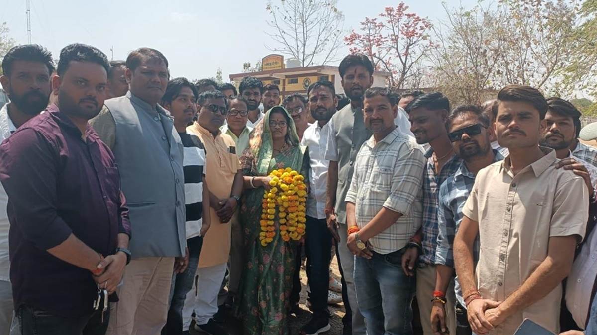 कटनी के रीठी में जनपद अध्यक्ष चुनाव तक कांग्रेस में थीं श्यामा बाई, जीतते ही हुईं भाजपाई