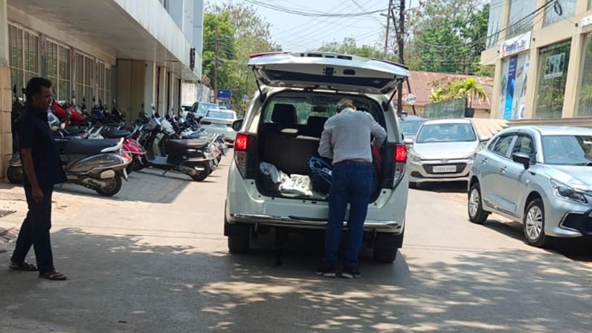 CG News: सीबीआई ने नान घोटाले में दर्ज की एफआईआर, पूर्व आईएएस टुटेजा के निवास पर छापेमारी