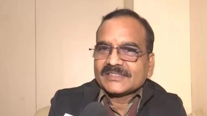 विवादित IAS संतोष वर्मा के निशाने पर अजाक्स का दूसरा धड़ा, कहा- मुकेश मौर्य फर्जी डॉक्यूमेंट्स से अध्यक्ष बने हैं