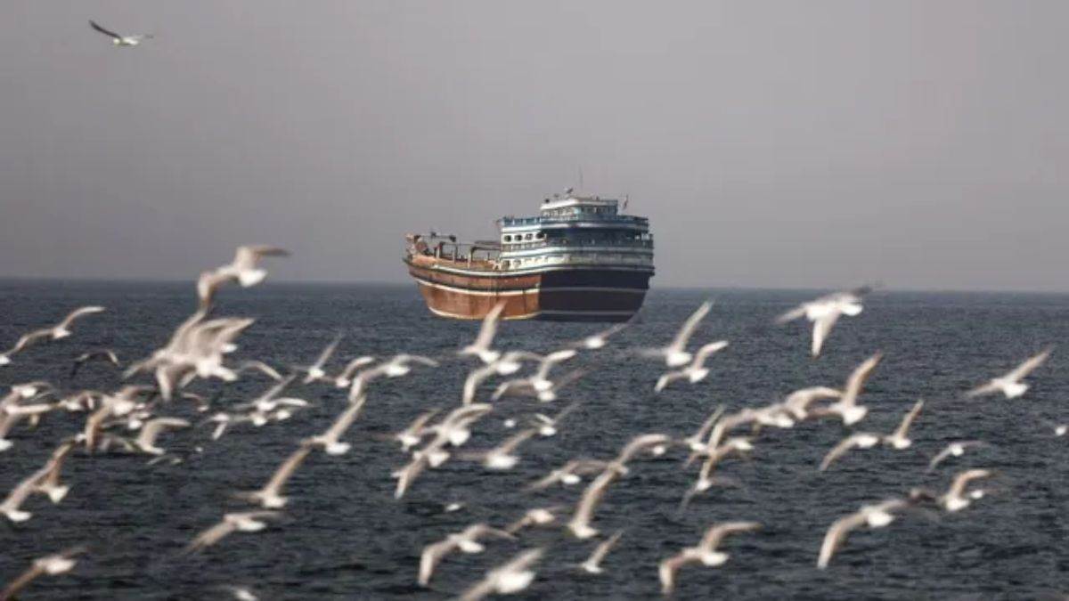 ईरान ने फिर बंद किया होर्मुज स्ट्रेट, कहा- अमेरिका ने वादा तोड़ा, अब क्या करेंगे ट्रंप?