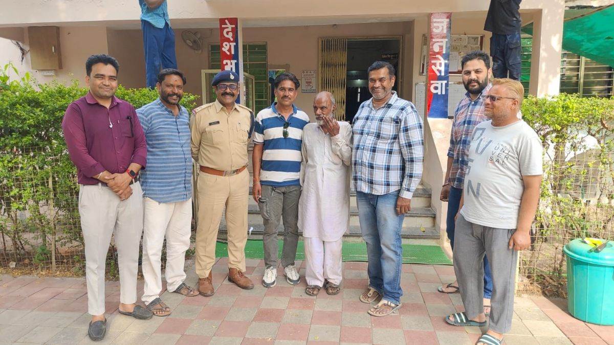 सोशल मीडिया का कमाल... पंजाब के मोहाली से लापता बुजुर्ग बड़वानी में मिले, 1200 किमी दूर से लेने आया परिवार