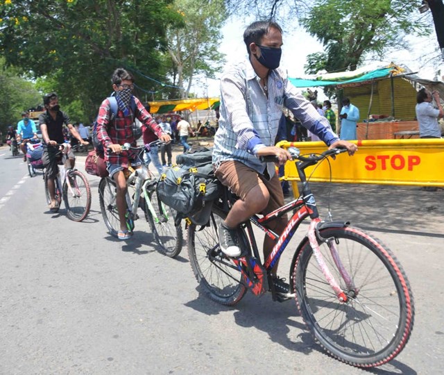साइकिल पर पुणे से असम का सफर