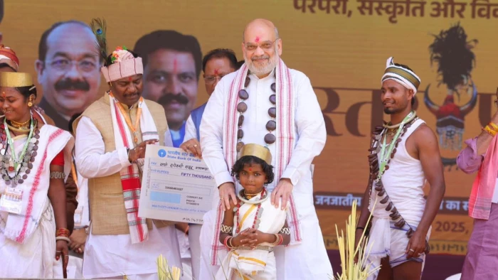 'बस्तर का इमली खट्टा नहीं मीठा है...', CRPF कैंप में बोलें गृह मंत्री अमित शाह, अब 10 किमी पैदल चलने से मिली मुक्ति