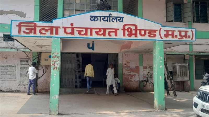 भिंड: जन्म-मृत्यु प्रमाण पत्रों में फर्जीवाड़ा पर लहचूरा पंचायत सचिव निलंबित,...