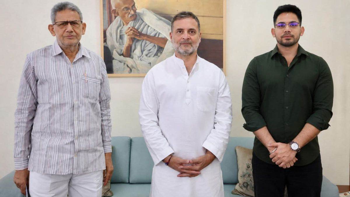 दतिया के पूर्व विधायक भारती ने बेटे संग राहुल गांधी के दरबार में लगाई हाजिरी,...