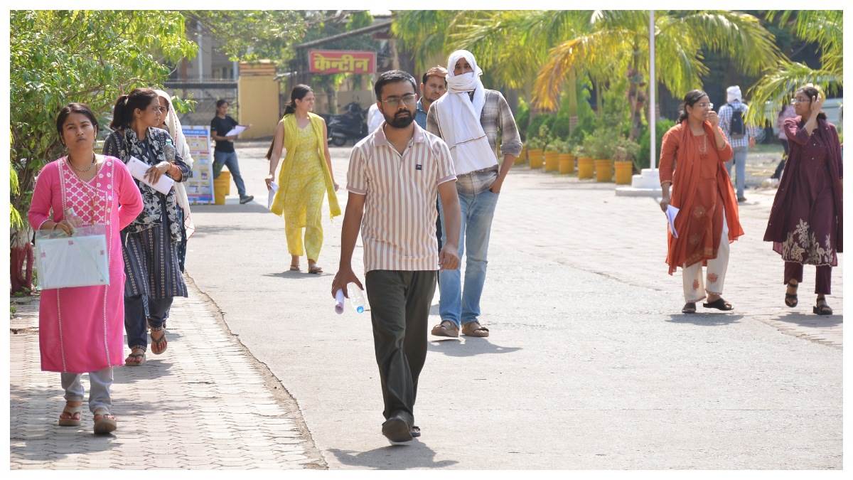 पीएससी असिसटेंट रजिस्टार का पहला पेपर माडरेट लेकिन दूसरे में गणित चुनौतीपूर्ण, जबलपुर में परेशान रहे अभ्यर्थी