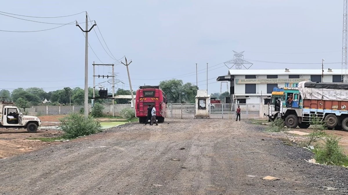 ऑडिट का हवाला देकर बंद किया ऑटोमेटेड फिटनेस सेंटर, रजिस्ट्रेशन के बाद भी नहीं हुई जांच, वाहन मालिकों में जताई नाराजगी