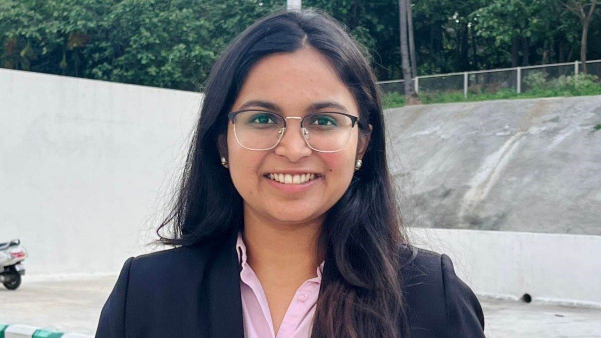 खराब तबीयत के बावजूद पहले ही प्रयास में CA बनी भोपाल की मान्या अग्रवाल, पिता से मिला मार्गदर्शन
