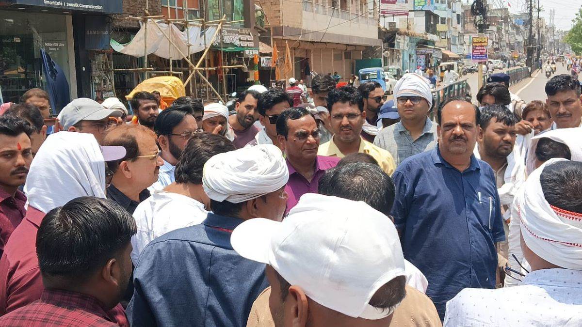आरोपियों की गिरफ्तारी नहीं, कटनी नगर निगम के अधिकारी-कर्मचारियों का प्रदर्शन, 24 घंटे का अल्टीमेटम