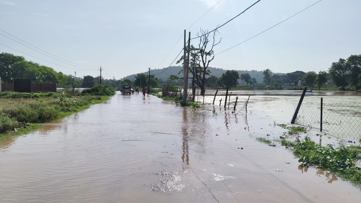 MP Weather Update: छतरपुर में मूसलाधार बारिश से तीन बांधों के गेट खुले, उर्मिल और धसान नदी का जलस्तर बढ़ा
