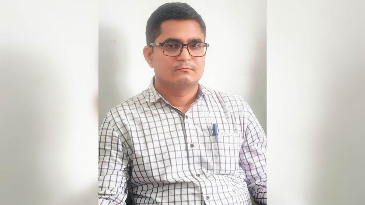 इंदौर में जूनियर इंजीनियर 40,000 रुपये रिश्वत लेते गिरफ्तार, सोलर फाइल मंजूर कराने के बदले मांगे थे 80 हजार