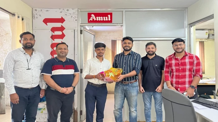 कैंपस में बनाई हॉट चाकलेट, मरीन ड्राइव में कार्ट लगाया, इनोवेशन से डेयरी के छात्र को 10 लाख का पैकेज
