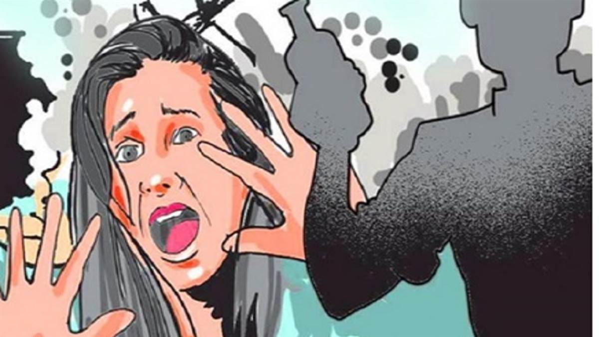 भिलाई के नंदिनी नगर में महिला पर एसिड अटैक: बातचीत में ब्रेकअप से बौखलाए युवक ने 'बैटरी का पानी' उड़ेला