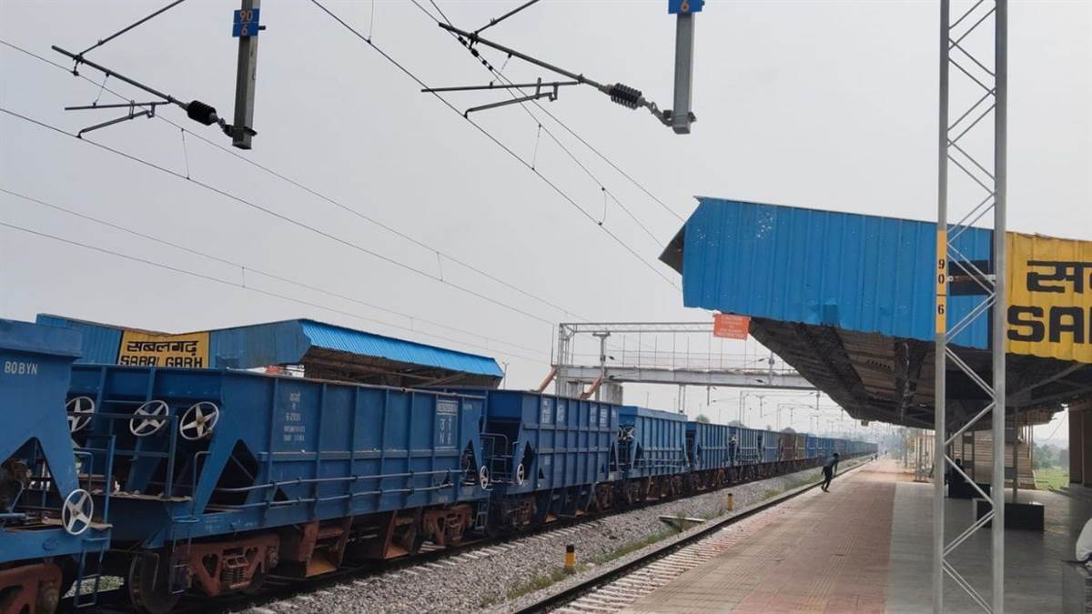 ग्वालियर-श्योपुर ब्रॉडगेज: 2,341 दिन बाद सबलगढ़ व वीरपुर में यात्री लेकर पहुंचेगी 'मेमू' ट्रेन; रेल मंत्री व सीएम दिखाएंगे वर्चुअली हरी झंडी
