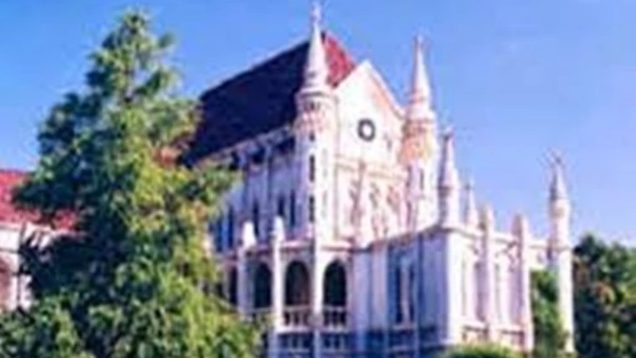 MP High Court ने कहा-बिना पढ़ाई-प्रैक्टिकल की नर्सिंग डिग्री मरीजों के लिए खतरनाक, 130 नर्सिंग कॉलेजों को राहत नहीं