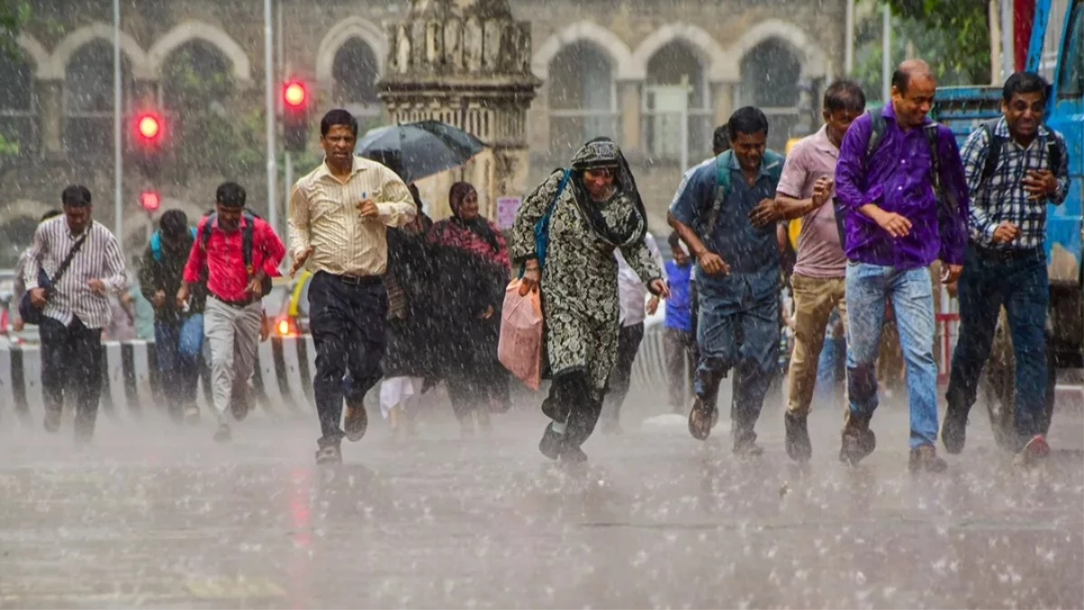 Weather Update: : दिल्ली में जमकर बरसेंगे बादल, यूपी-बिहार में भारी बारिश का IMD अलर्ट, जानें अपने यहां के मौसम का हाल