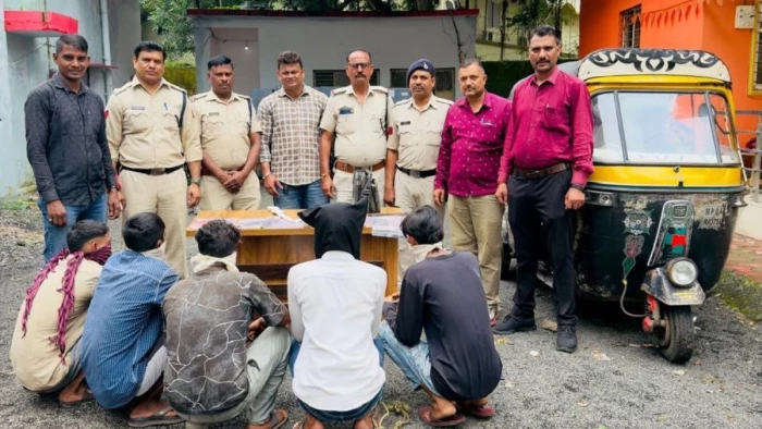 भोपाल में मेट्रो सुपरवाइजर और उसके साथियों से लूट, शीशे तोड़कर छीने दो मोबाइल, पांच गिरफ्तार