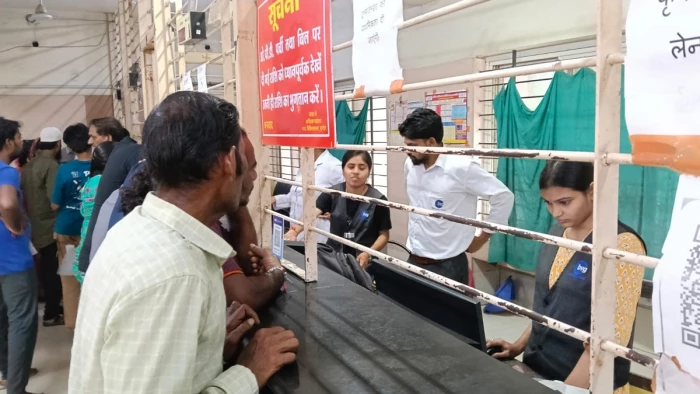 इंदौर में एमवाय अस्पताल की ओपीडी का सर्वर तीन घंटे ठप, पर्ची के लिए भटकते रहे मरीज