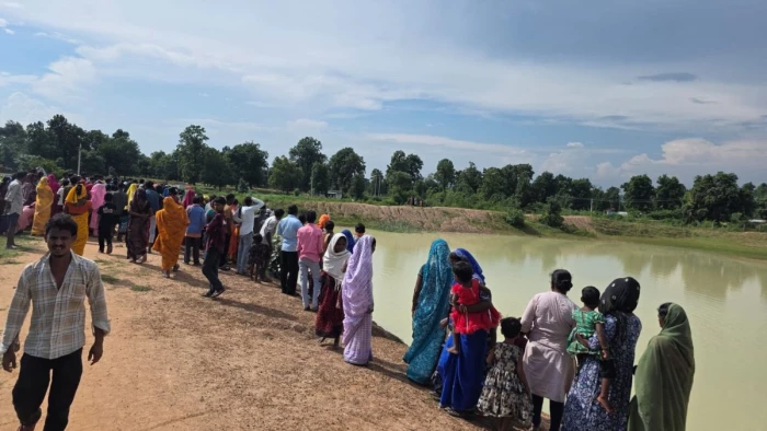 कोरबा में दिल दहलाने वाली घटना: तालाब में नहाने गईं तीन सहेलियों की डूबने से मौत, घंटों की मशक्कत के बाद मिले शव