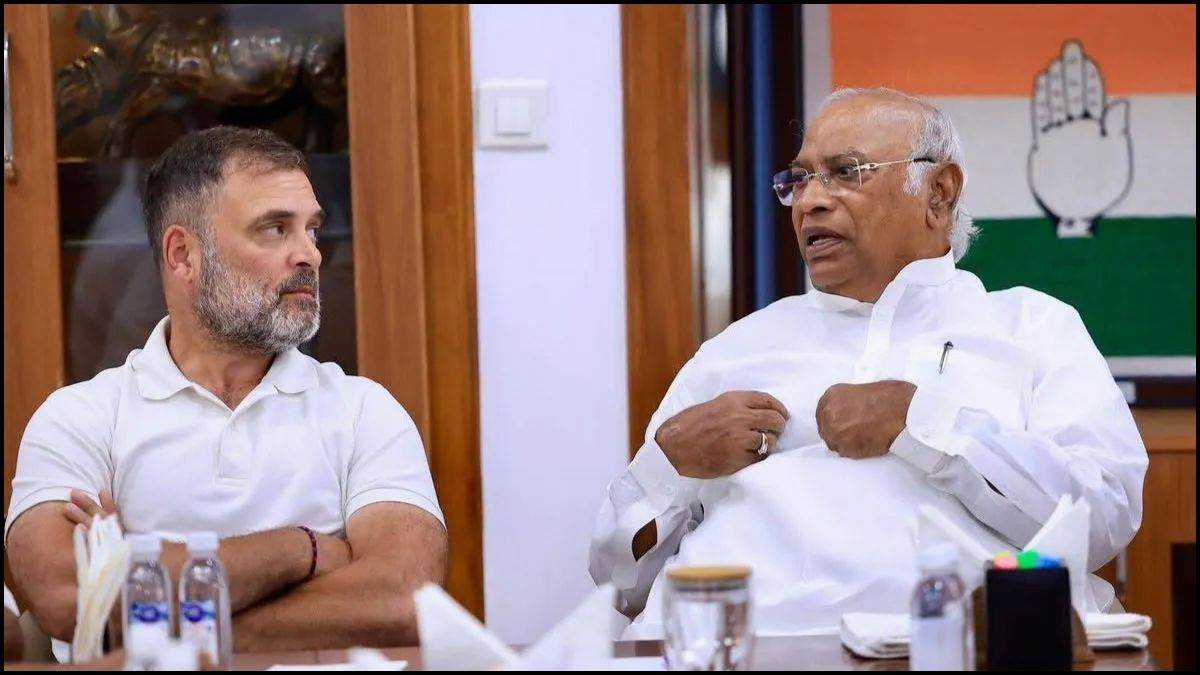 Bihar Chunav 2025: बीच चुनाव में बिहार में टूट रही कांग्रेस... नाराज नेताओं ने शुरू की बगावत, प्रवक्ता ने सभी पदों से दिया इस्तीफा