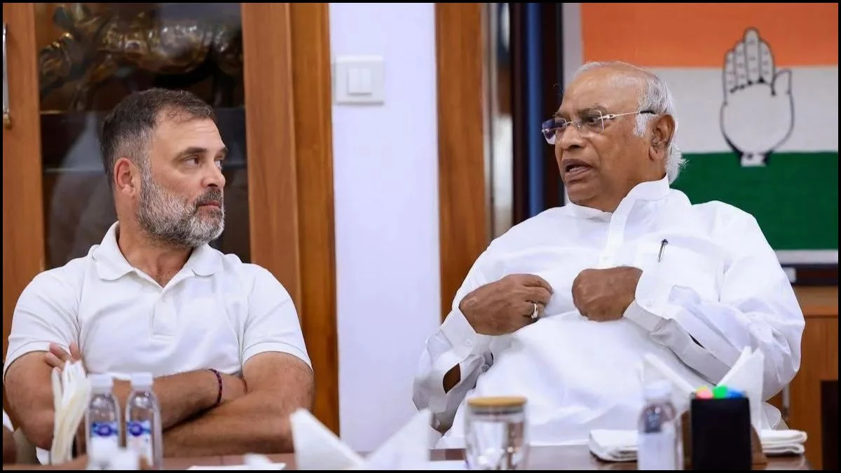 Bihar Chunav 2025: बीच चुनाव में बिहार में टूट रही कांग्रेस... नाराज नेताओं ने शुरू की बगावत, प्रवक्ता ने सभी पदों से दिया इस्तीफा