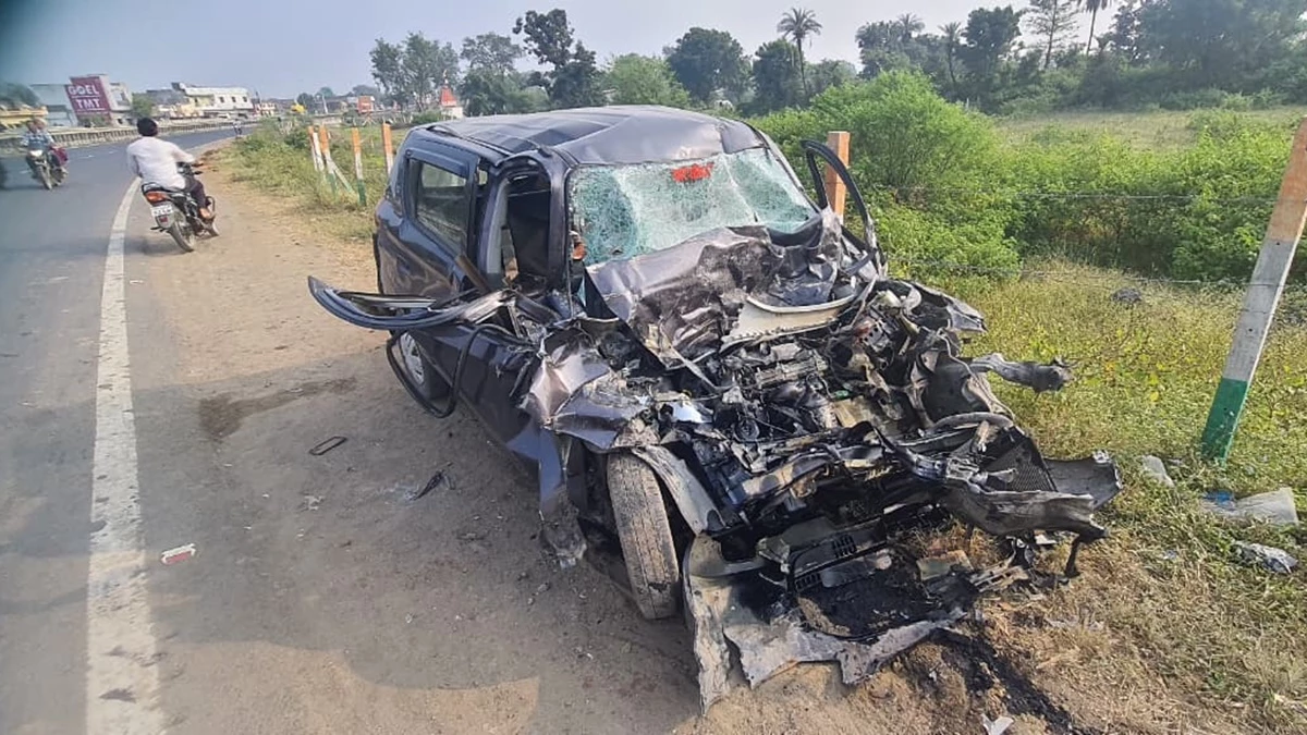 MP के उज्जैन में कार और डंपर की टक्कर में तीन युवकों की मौत, एक गंभीर घायल