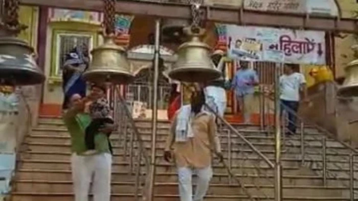 ग्वालियर का यह प्राचीन मंदिर, जहां डकैत चढ़ाते थे पीतल के घंटे, आज वहां दर्शन करने आए 15 भक्तों की मौत