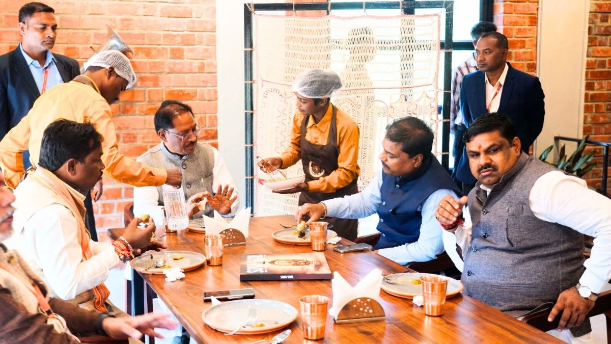 कभी बारूद बिछाने वाले हाथों ने सीएम साय को परोसी कॉफी, समर्पित माओवादी चलाएंगे ‘पंडुम कैफे’