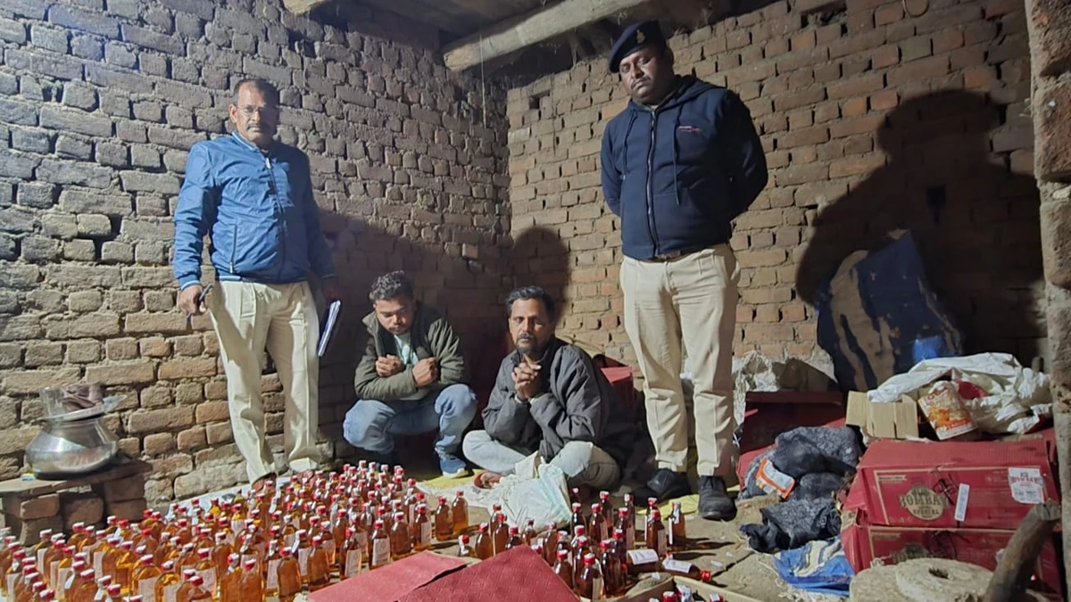 बाम्बे स्पेशल व्हिस्‍की को जम्मू-गोवा का स्‍टीकर लगाकर बेचने की तैयारी थी, राजनांदगांव में 62 लीटर शराब जब्‍त