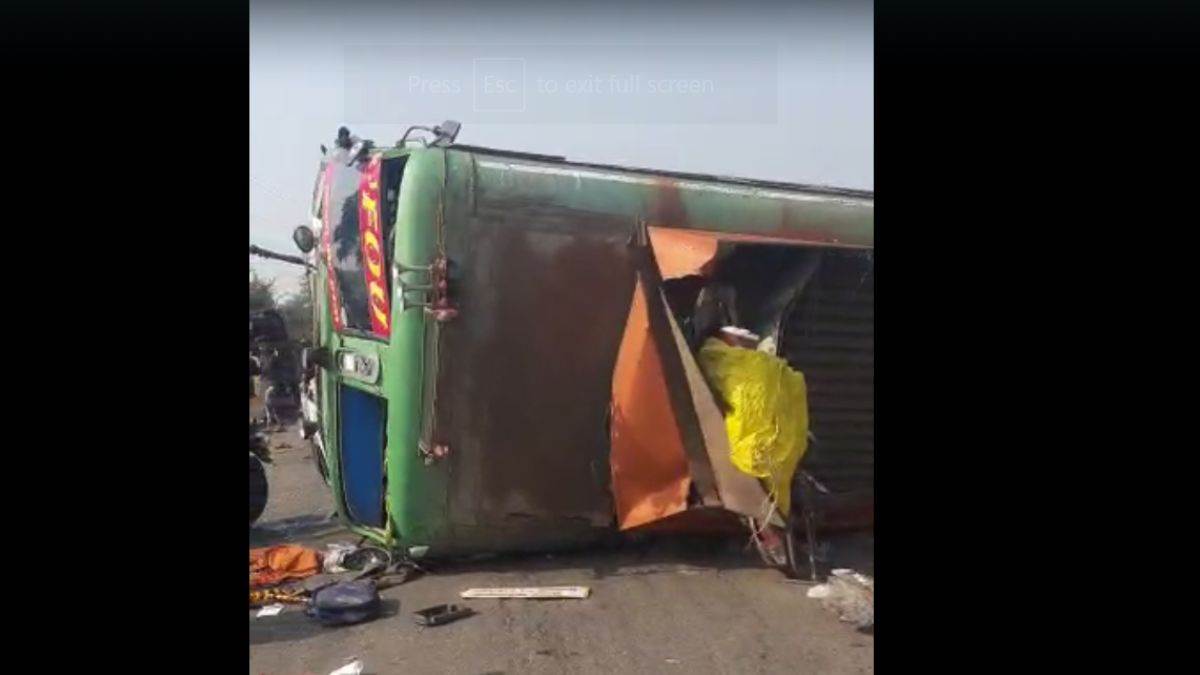 Bus Accident in Khandwa: तेज रफ्तार दो बसों की भिड़ंत में 36 यात्री घायल, तीन की हालत