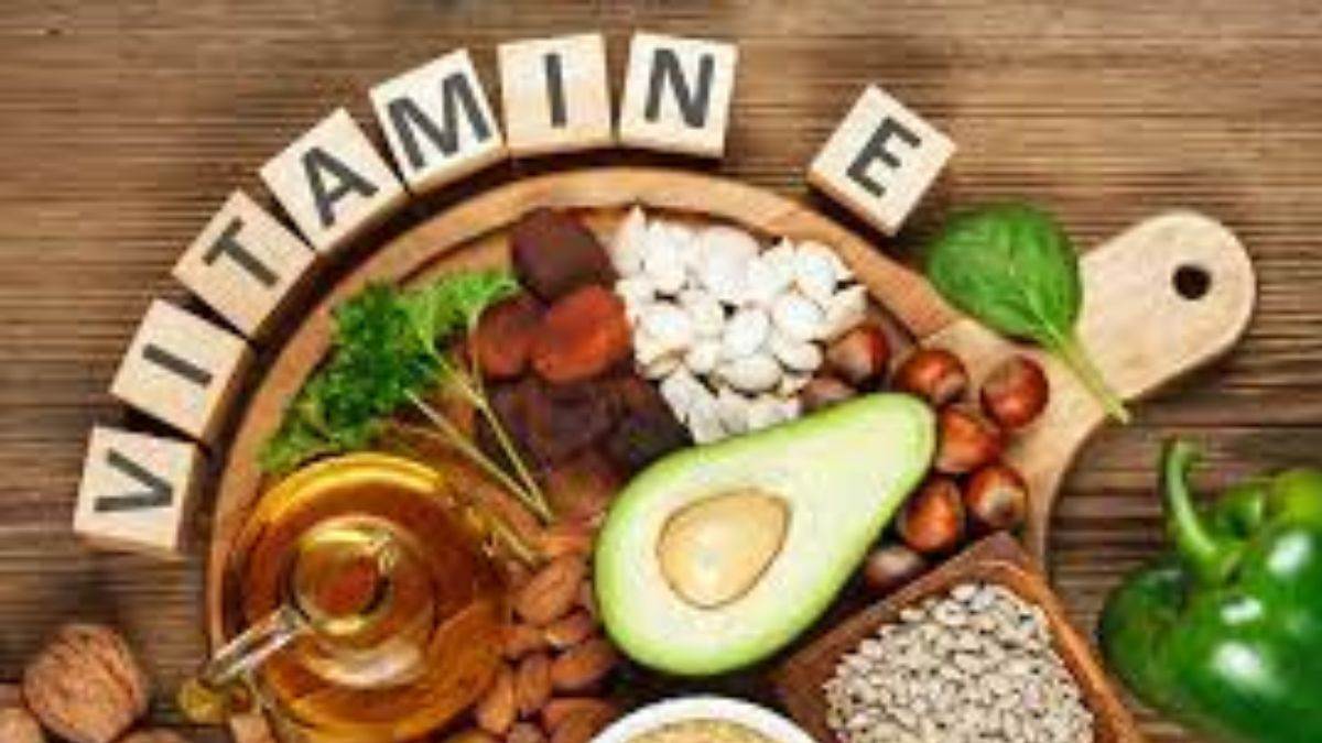 Vitamin Deficiency: हाथ पैर सुन्न और आंखों में कमजोरी, विटामिन-E कमी होने पर देता है ऐसे संकेत