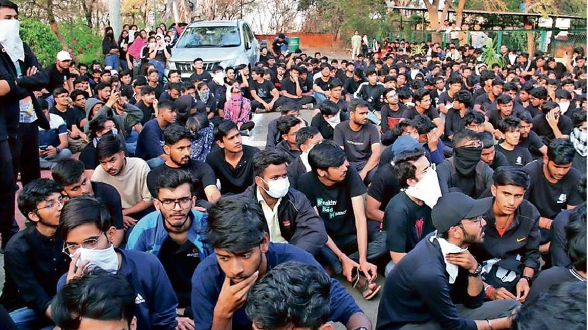 MANIT Bhopal: एक हजार विद्यार्थियों ने मैनिट के निदेशक के बंगले का किया घेराव