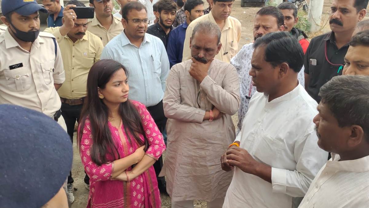 Dhar News : धार के पास सागौर में युवती की संदिग्‍ध मौत, स्‍वजनों का आरोप-हत्‍या की गई