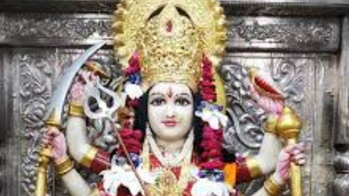Chaitra Navratri 2023: इस दिशा में न करें देवी की मूर्ति और अखंड ज्योत की स्थापना, घर में आएगी समृद्धि