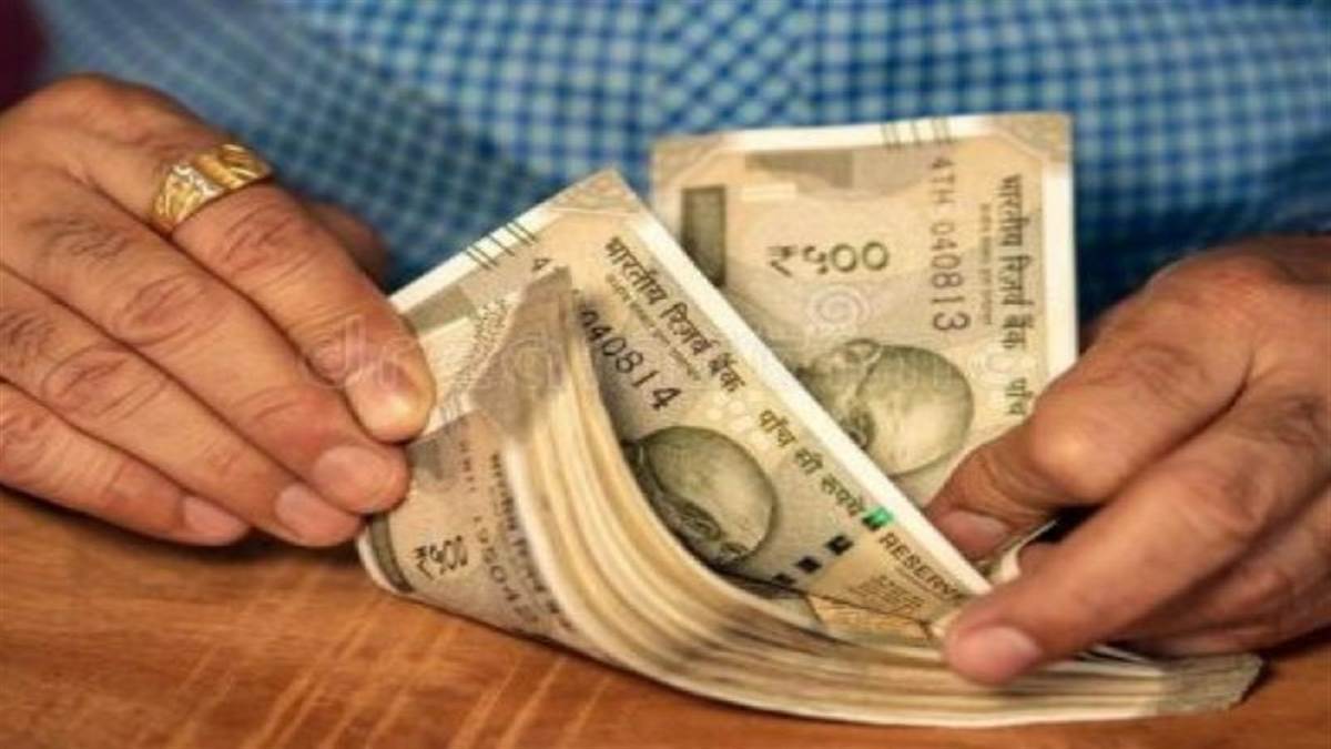 Indore News: आचार संहिता का असर मंडी के कारोबार पर, किसानों को नहीं मिल रहा नकद भुगतान