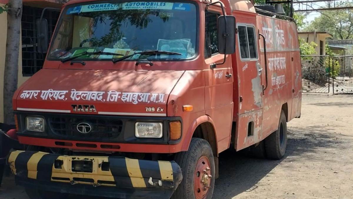 Jhabua News: पेटलावद में आग बुझाने के पर्याप्त साधन नहीं, कर्मचारियों की भी कमी