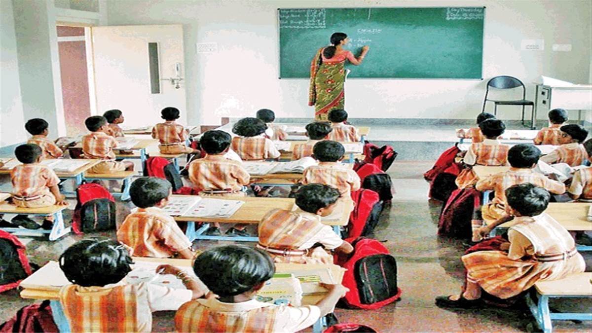 Lok Sabha Elections 2024: भविष्य को गढ़ने में स्कूली शिक्षा अहम, फिर भी राजनीतिक चिंतन से दूर