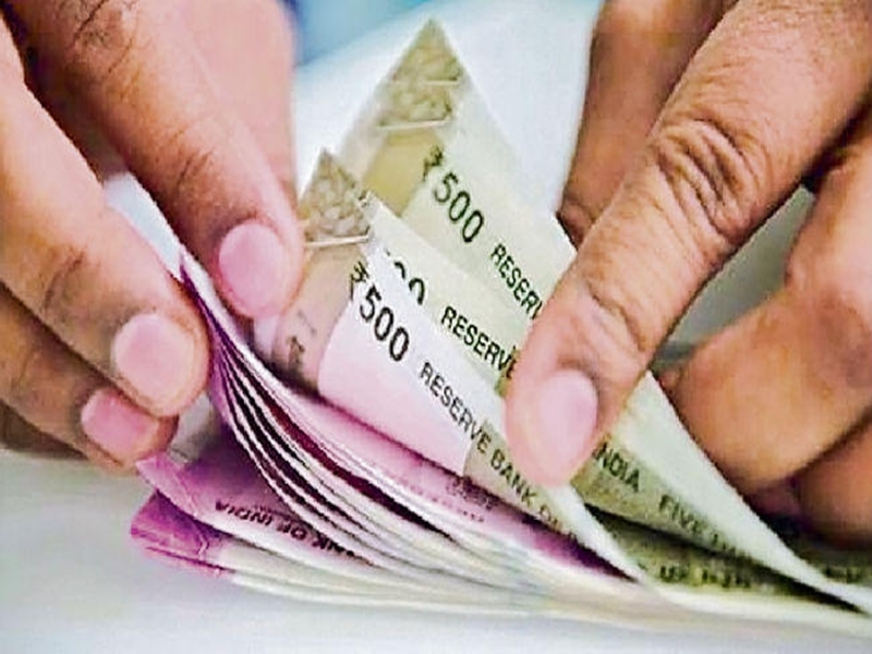 Banking during lockdown in raipur: बैंकों में नहीं हुए लेनदेन, कम कर्मचारियों के द्वारा ही हुआ ऑडिटिंग कार्य