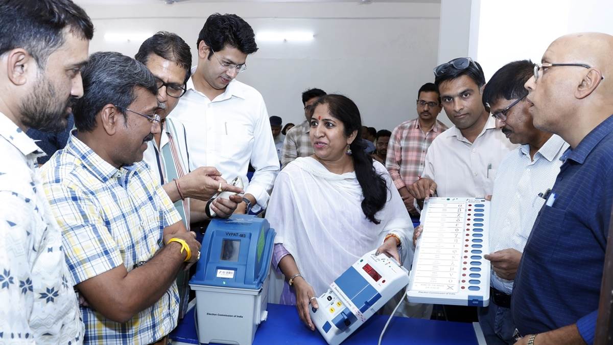 इंदौर में चार दिनी प्रशिक्षण का समापन, दो हजार मतदान कर्मचारियों ने लिया प्रशिक्षण। इसके बाद आनलाइन परीक्षा ली गई।