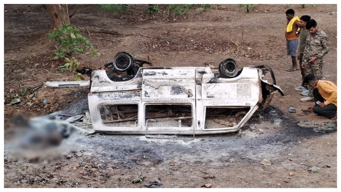 बालाघाट के परसवाड़ा में एंबुलेंस बनी आग का गोला, चालक जिंदा जला, मरीज को छोड़कर लौट रही थी नागपुर