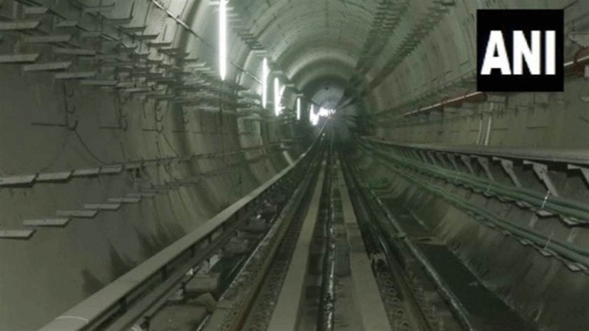 Underwater Train देश की पहली अंडरवाटर ट्रेन अगले साल होगी शुरू, जानिए