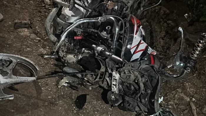 उज्जैन में मक्सी रोड पर पिकअप वाहन ने बाइक को मारी टक्कर, दो युवकों की मौत