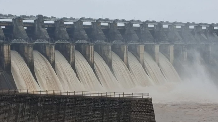 जबलपुर में मानसून सीजन में पहली बार खुले बरगी बांध के नौ गेट, उफान पर आई नर्मदा