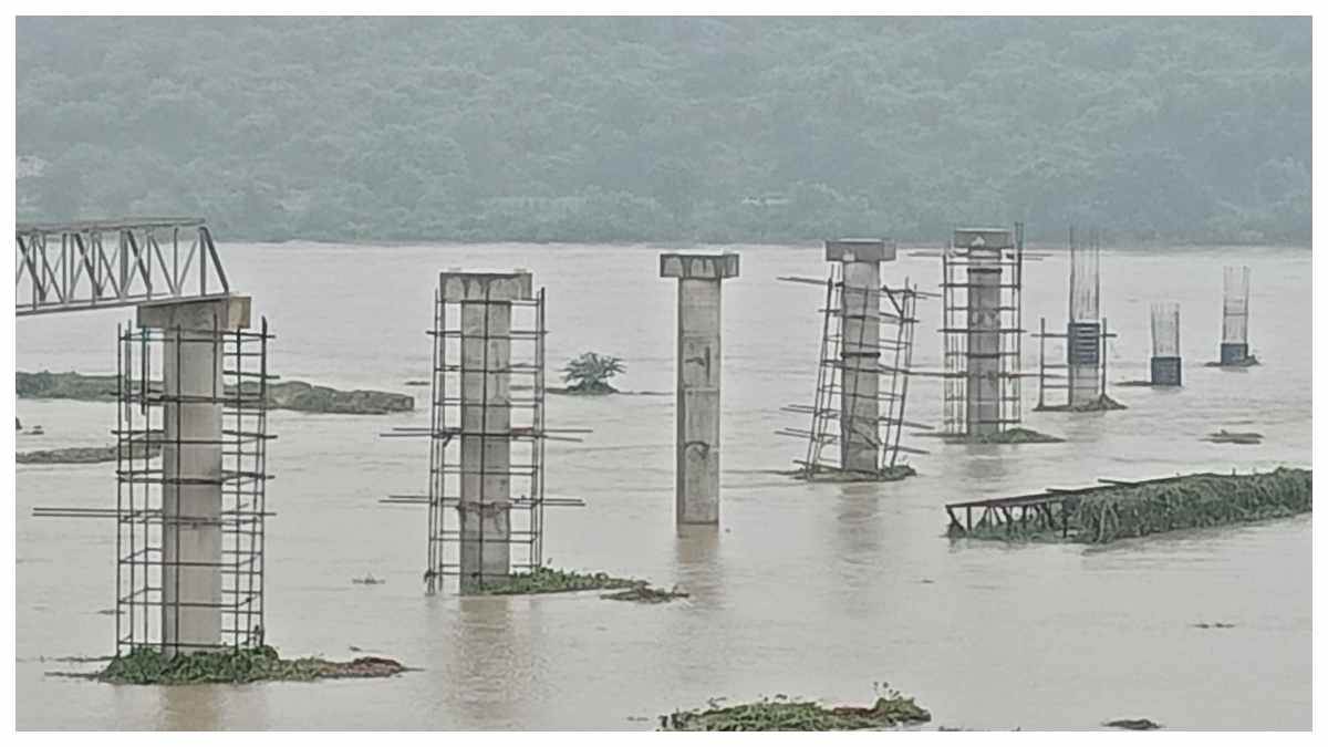 कोरबा में 299 करोड़ की सीवरेज परियोजना पर बारिश का ब्रेक, बाढ़ के चलते निर्माण कार्य पूरी तरह बंद