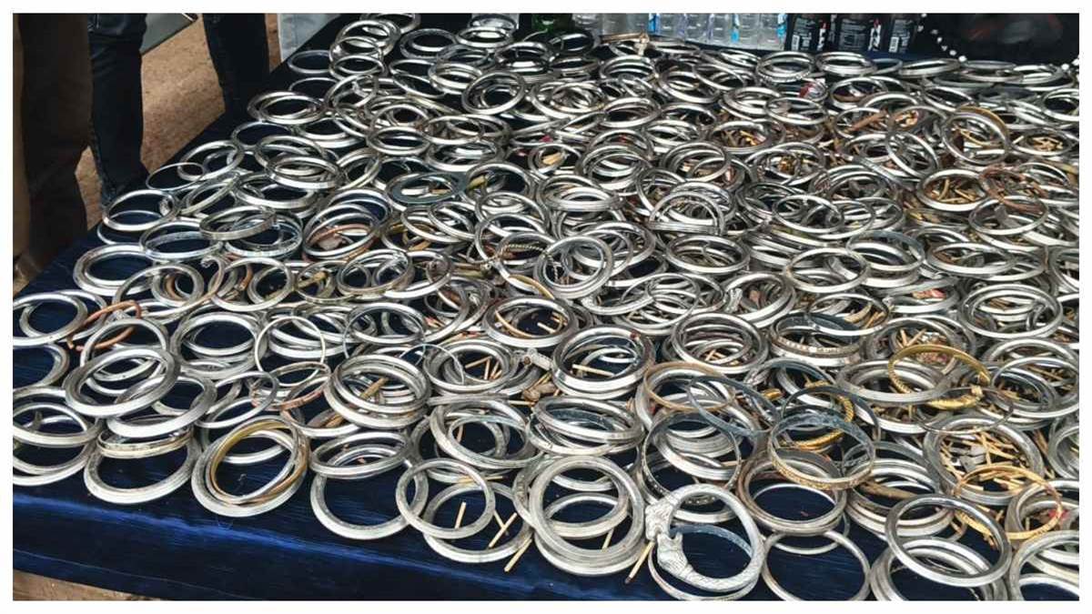 पोड़ी दल्हा पहाड़ मेले में पुलिस की सख्ती: 5500 भारी स्टील कड़े उतरवाए, 150 पाव शराब जब्त, ड्रोन से निगरानी