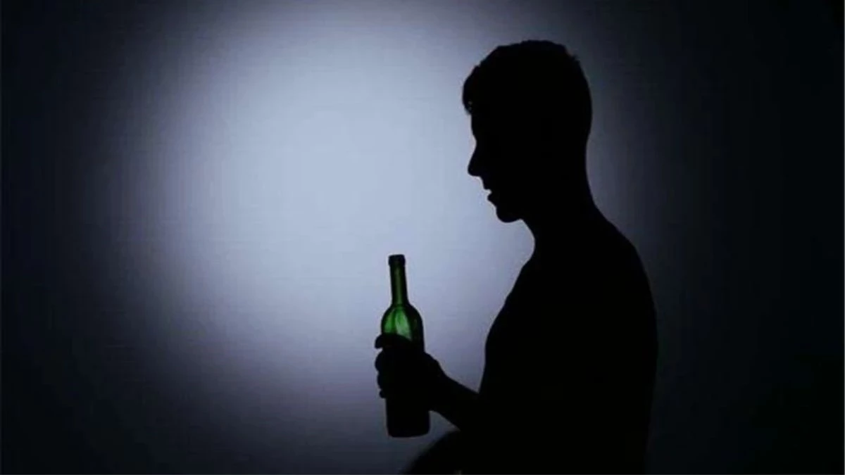 CG News: शराब के नशे में स्कूल आने वाला शिक्षक सस्पेंड, शिक्षा विभाग से मिले नोटिस का नहीं दिया था जवाब