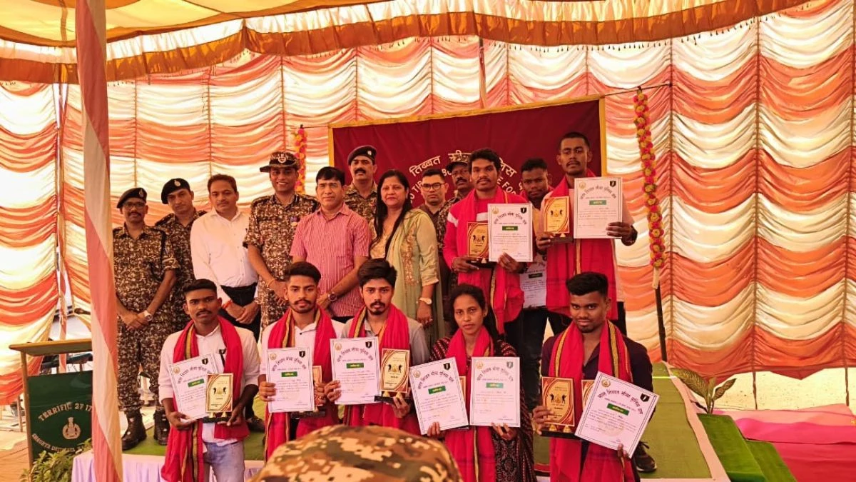 माओवादी क्षेत्र में ITBP जवानों ने जलाई ज्ञान की ज्योति, 10 आदिवासी युवा सरकारी सेवाओं में चयनित